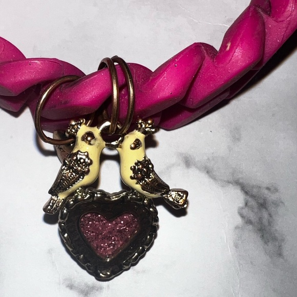 Betsey Johnson Silicone Chain Link Bracelet - Picture 5 of 5